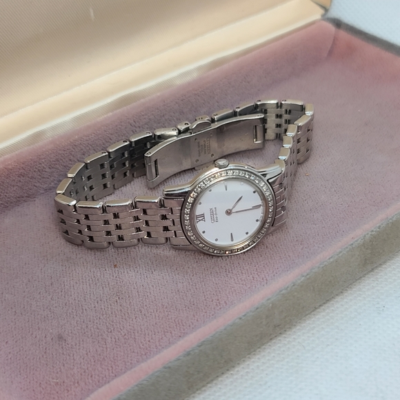 Watch - Picture 4 of 4